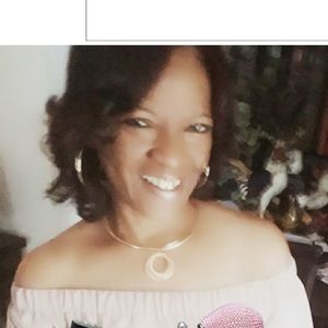 Meet your Posher, Cynthia